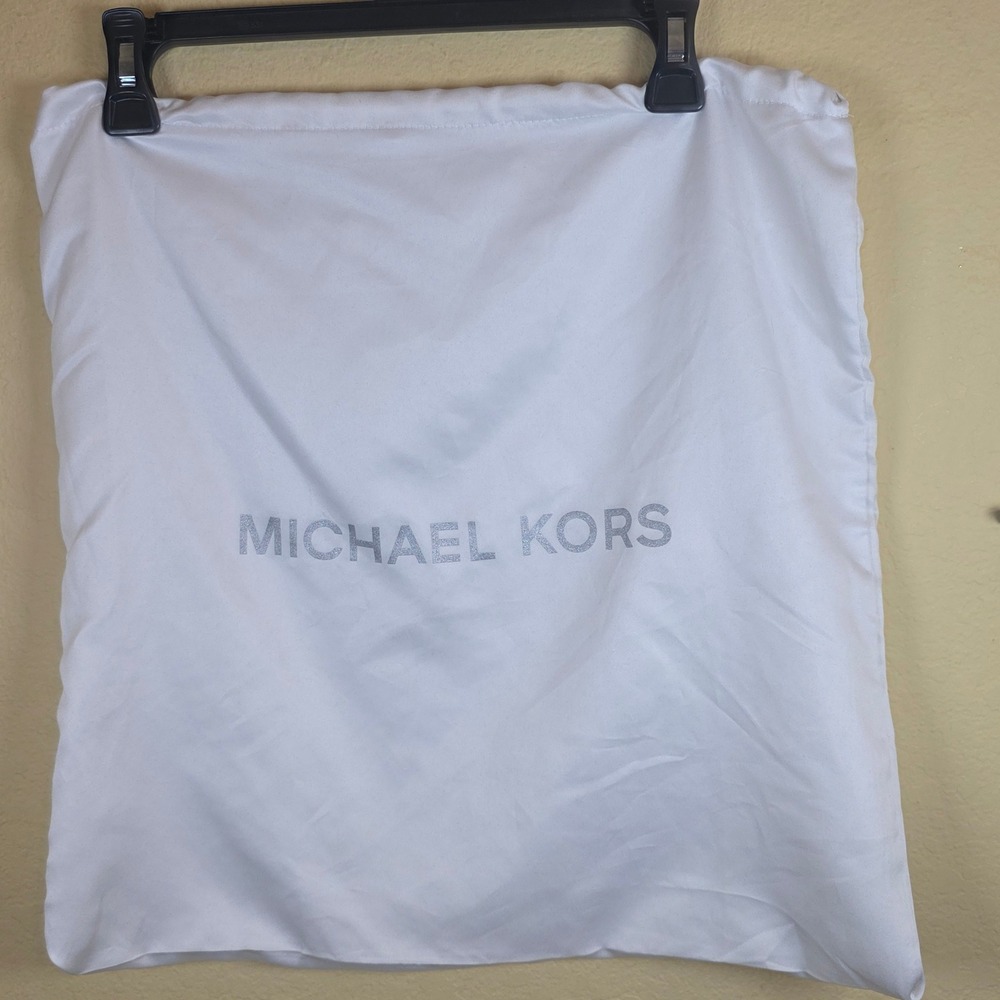 Michael Kors White satin Drawstring Handbag‎ Dust Bag Silver Logo 17.5x17.t